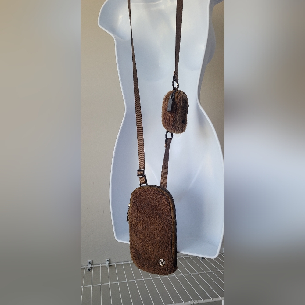 Lululemon teddy crossbody bag